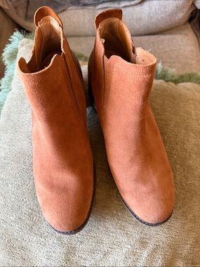 Aetrex Brown Suede Frankie Ankle Boots